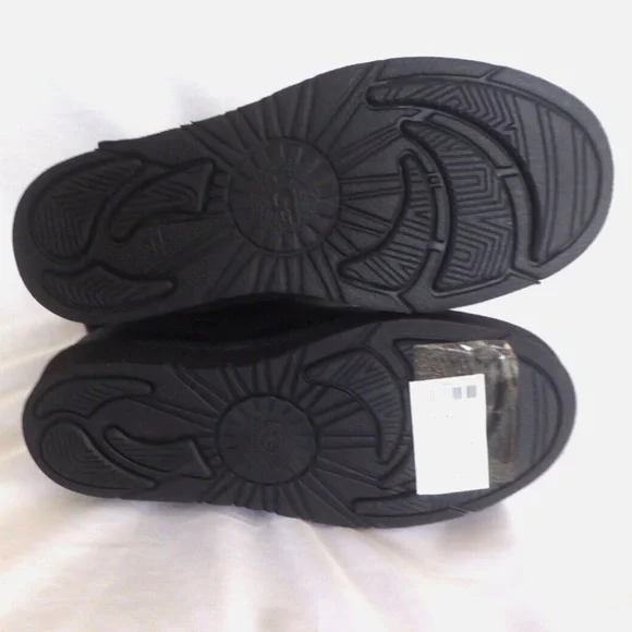 🎈FINAL SALE UGG Becket Black Distressed Leather Boots NEW * - Picture 13 of 16